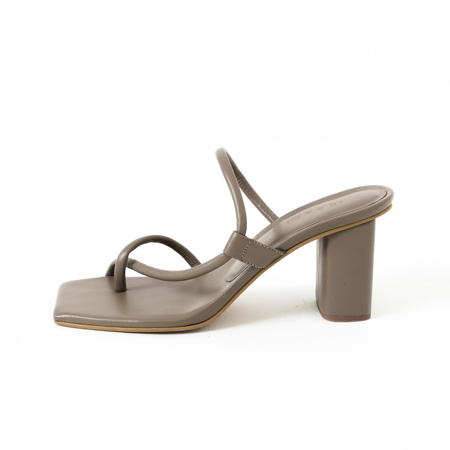 OLY SANDALS GREY