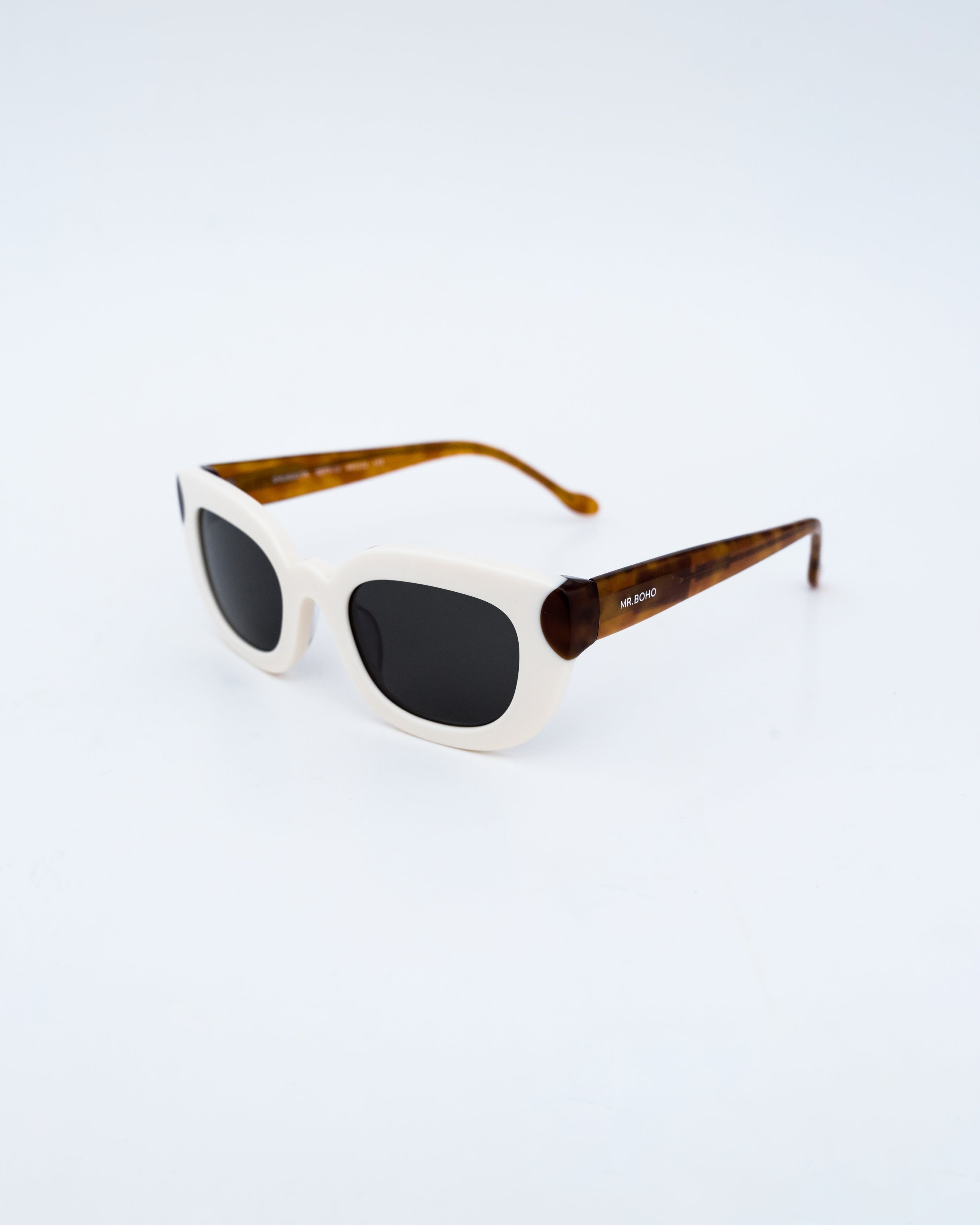 SHUMIKITA - WITH CLASSICAL LENSES