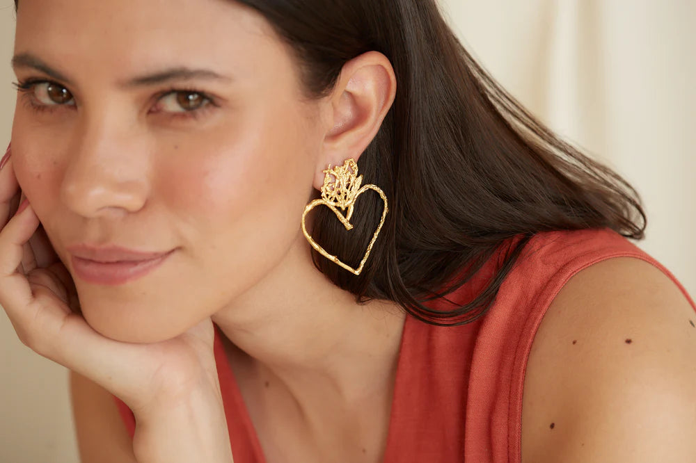 ARETES CORAZON RAMA PINO
