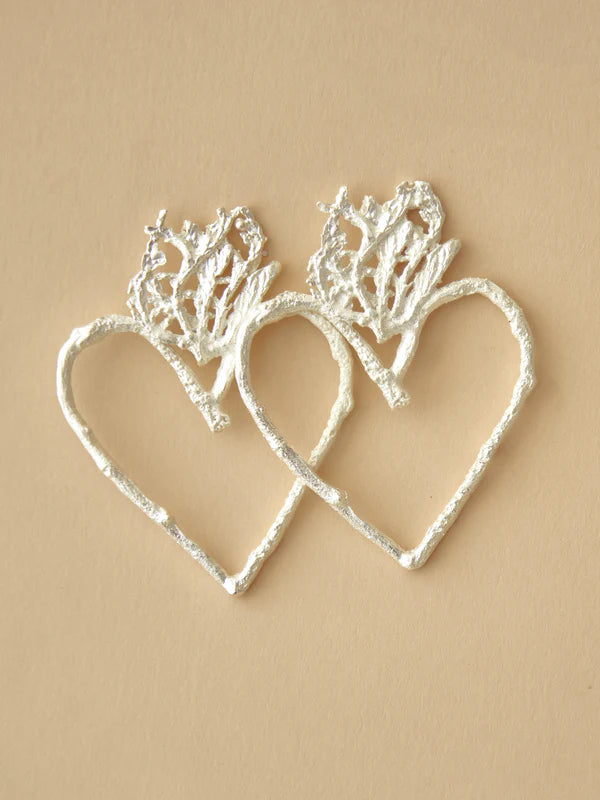 ARETES CORAZON RAMA PINO