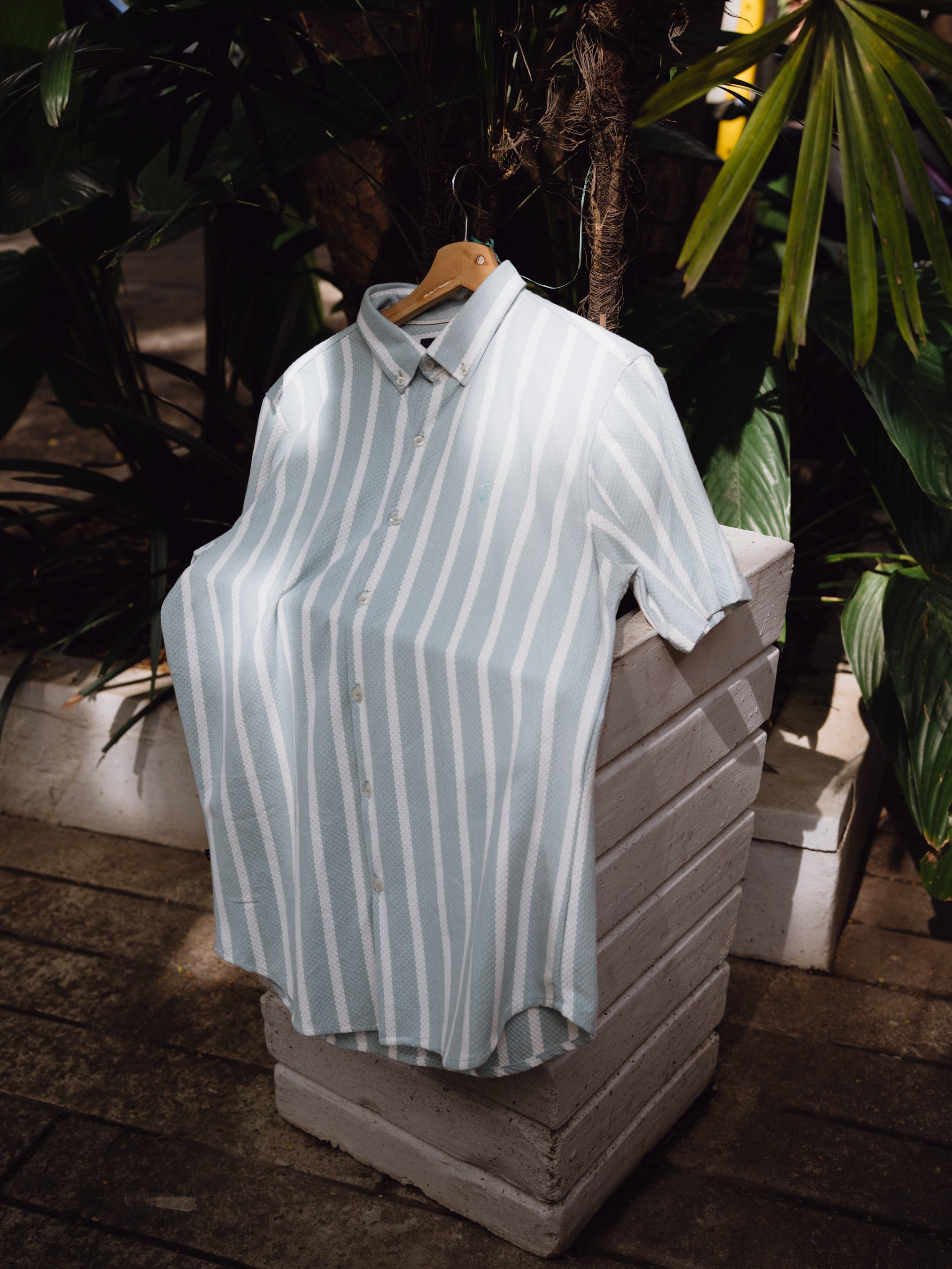 CAMISA VERDE MENTA RAYAS BLANCAS
